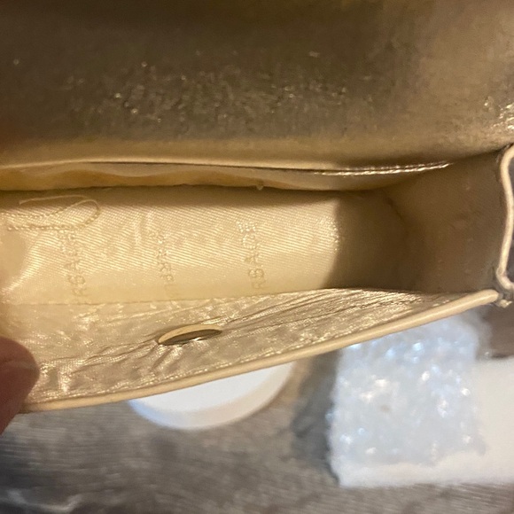 Versace Parfums Gold Mini Wristlet Wallet Bag with Strap 4” x 2.5” x 1” New Cond - Picture 5 of 6